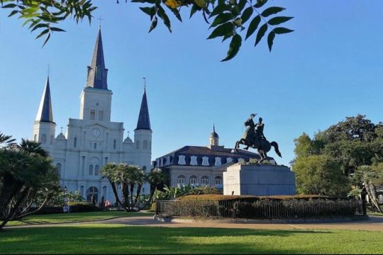 New Orleans City Tour: Katrina, Garden District, French Quarter & Cemetery