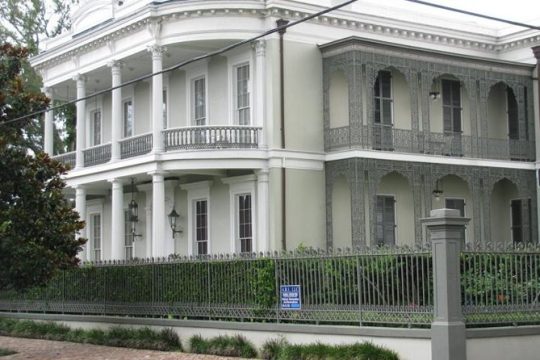 New Orleans Homes of the Rich and Famous Tour of the Garden District