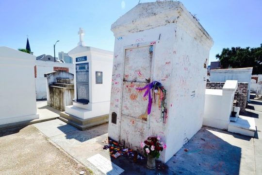 Private French Quarter Architecture and St Louis Cemetery No 1 Walking Tour