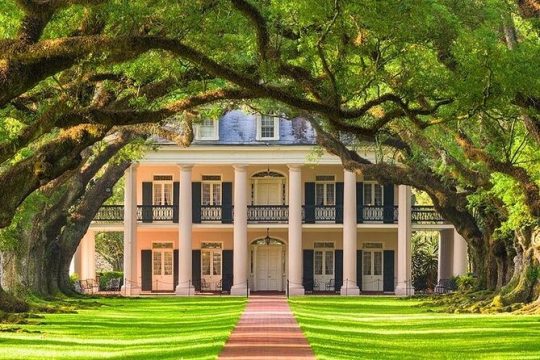 Oak alley plantation tour