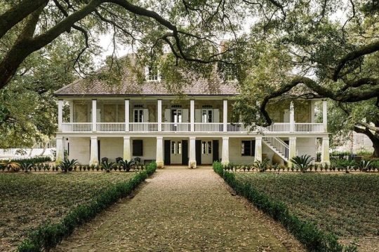 N’awlins Luxury: Whitney Plantation Tour with Transportation