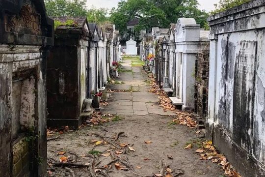 Beyond the Grave Cemetery Tour in New Orleans
