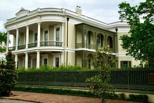 Garden District Walking Tour